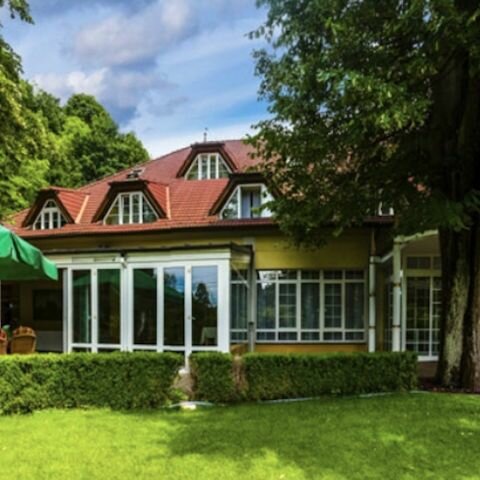 Parkhotel na Baračke****